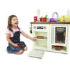 Cuisine-jouet First Market Kitchen Little Tikes avec plus de 20 accessoires - Notre exclusivité