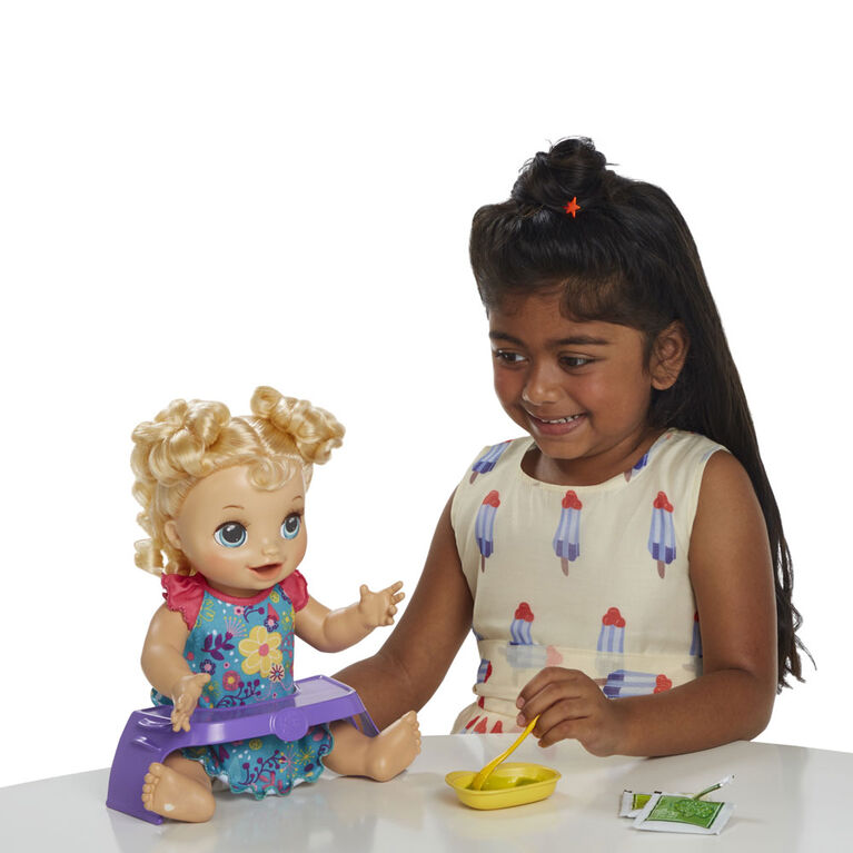 Baby Alive Poupee Bebe Adore Manger Plus De 50 Sons Et Phrases Mange Et Fait Caca Boit Et Fait Pipi Toys R Us Canada