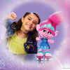 DreamWorks, Les Trolls 2 : Tournée mondiale, Poppy aux cheveux dansants, poupée interactive qui parle et chante - Édition anglaise