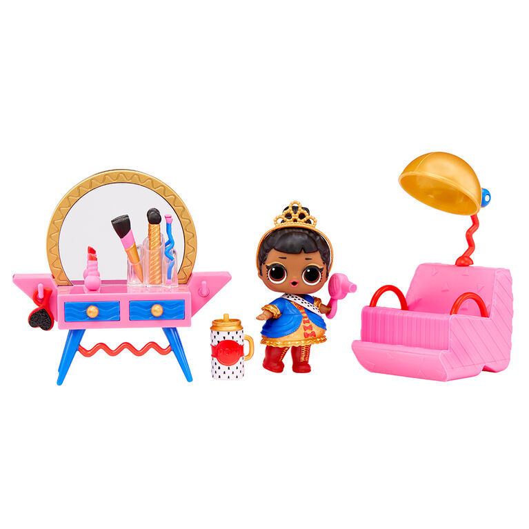  L.O.L. Surprise! OMG House of Surprises Beauty Booth Playset  with Her Majesty Collectible Doll and 8 Surprises, Dollhouse Accessories,  Holiday Toy, Great Gift for Kids Ages 4 5 6+ Years 