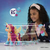 My Little Pony: A New Generation Sunny Starscout chante en rollers