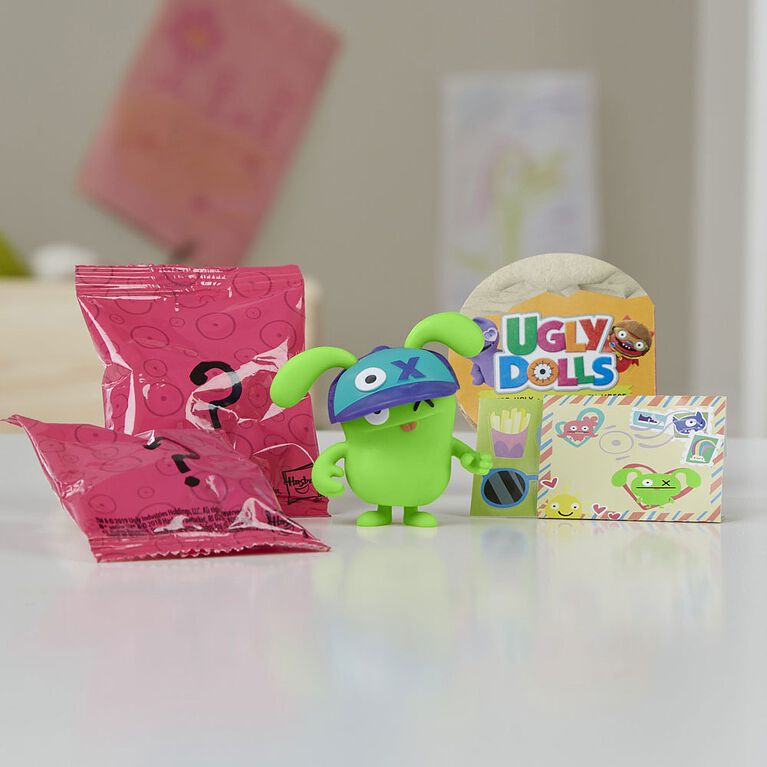 UglyDolls - Déguisements surprise Jouet OX gars populaire; figurine et accessoires.