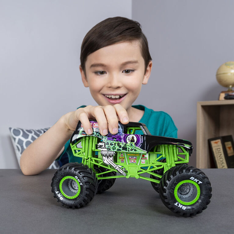 Monster Jam, Official Grave Digger Monster Truck, Die-Cast Vehicle, 1:24 Scale