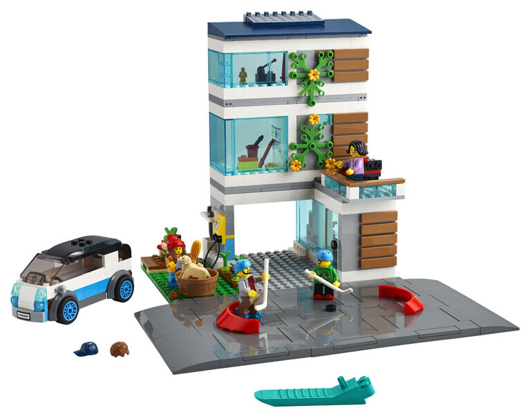 LEGO My City La maison familiale 60291 (388 pièces)