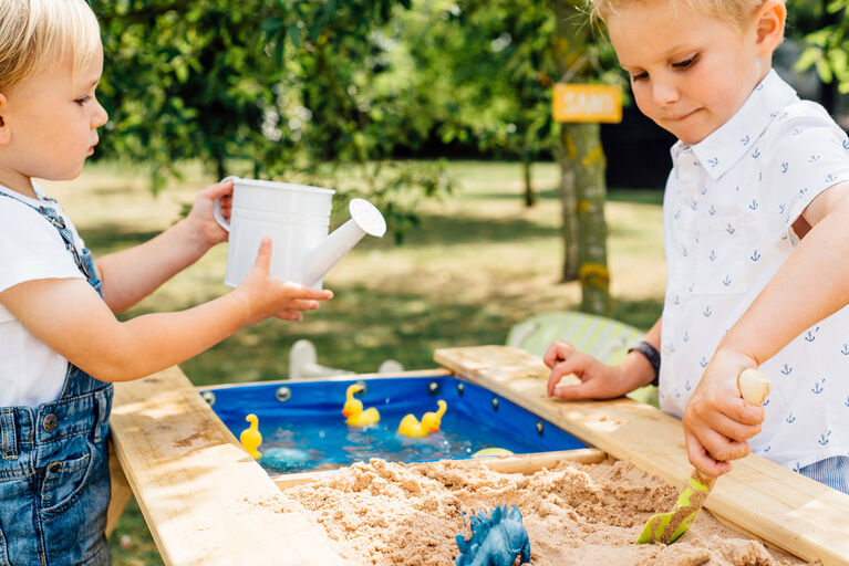 Plum Surfside Sand & Water Picnic Table