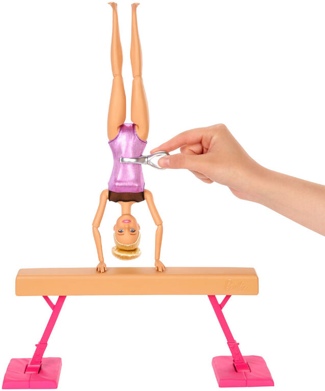 Coffret de jeu Barbie Gymnaste avec poupée, poutre d'équilibre et plus de  15 accessoires