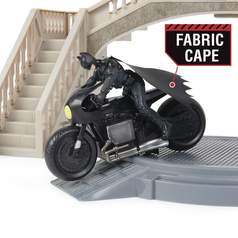 DC Comics, Batman Batcave with Exclusive Batman and Penguin Action Figures and Batcycle