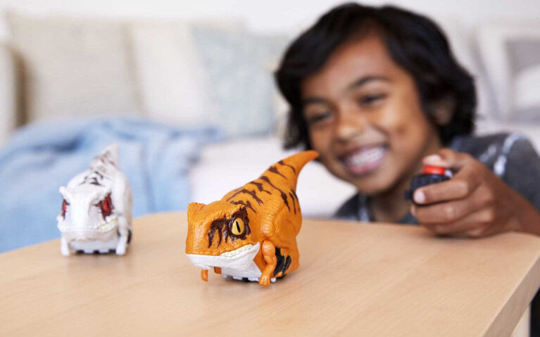 Jurassic World Uncaged Click Tracker Speed Dino