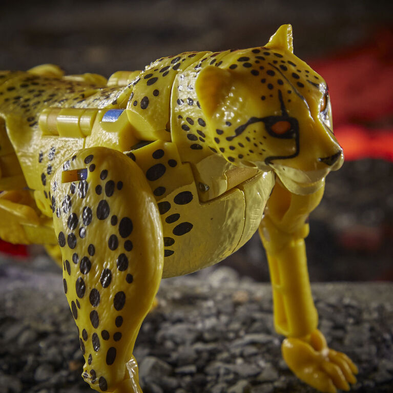 Transformers Deluxe WFC-K4 Cheetor Action Figure