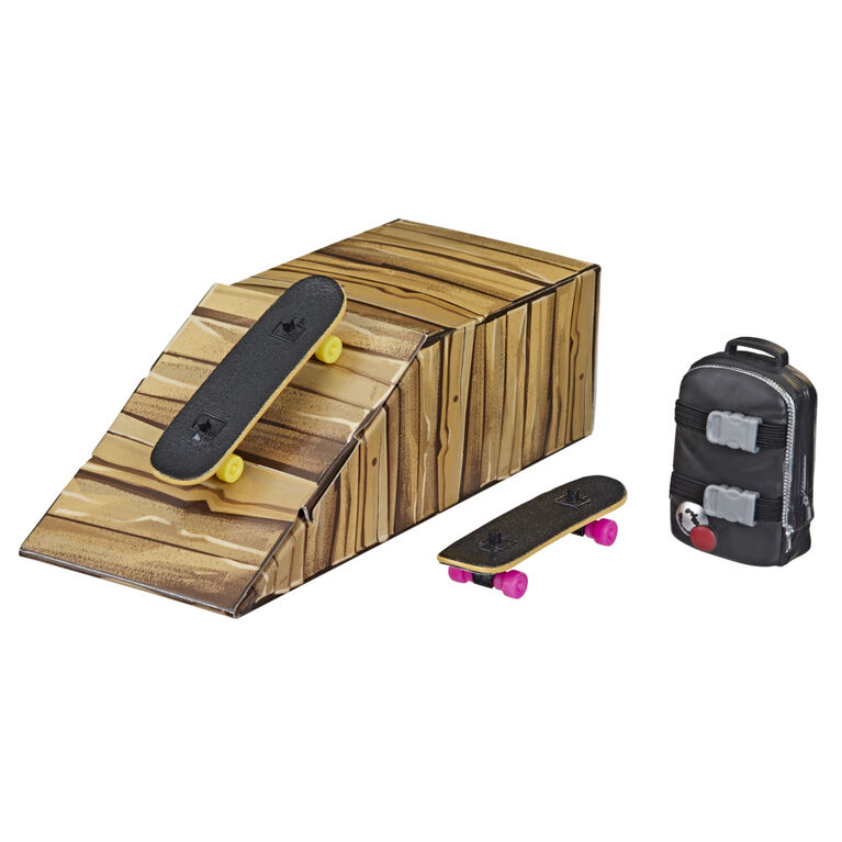Hasbro Fortnite Victory Royale Series Banana and Cuddle Board Rider Set Skateboard Collectible Accessory Pack
