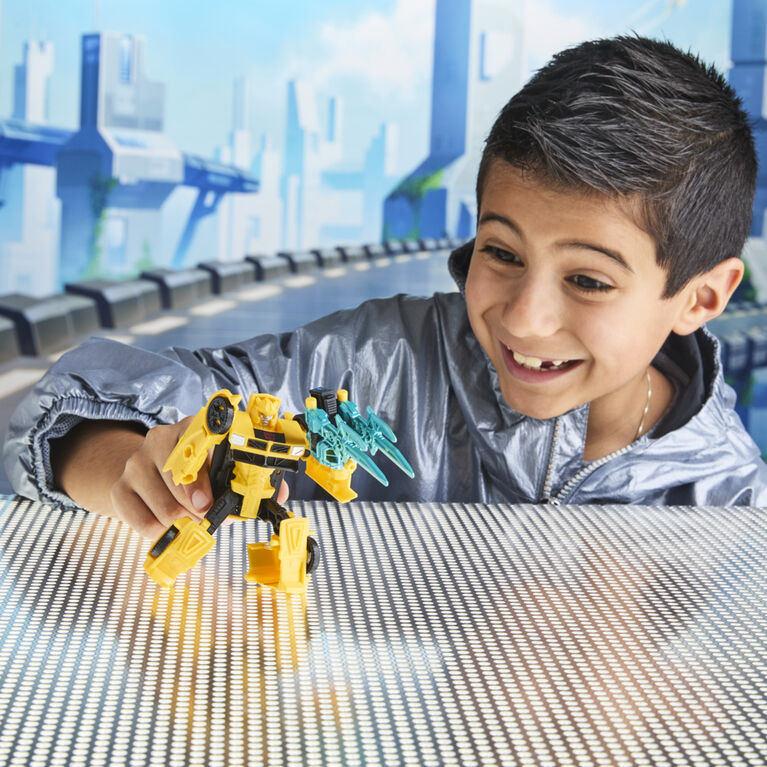 Transformers CYBERWORLD Armored Cyber Changers Bumblebee Action Figure