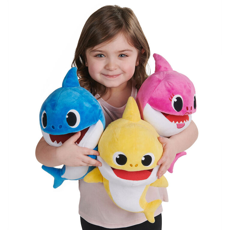 Pinkfong Baby Shark Song Puppet with Tempo Control - Daddy Shark