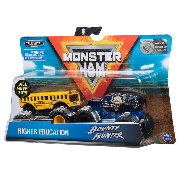Coffret de 2 véhicules authentiques Higher Education vs Bounty Hunter, Monster trucks en métal moulé à l'échelle 1:64