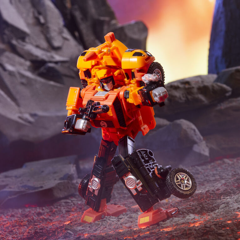 Transformers Legacy United Leader Class G1 Triple Changer Sandstorm Action Figure