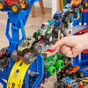 Coffret de jeu et rangement Monster Jam Garage avec monster truck Grave Digger exclusif, lumières et sons