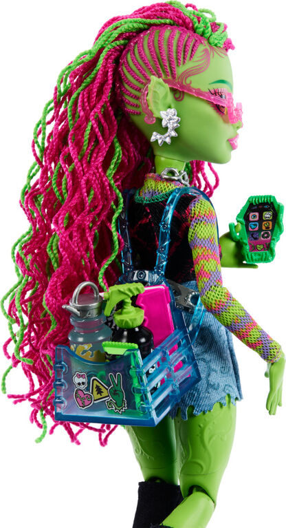 Monster High Venus McFlytrap Fashion Doll with Pet Chewlian and Accessories