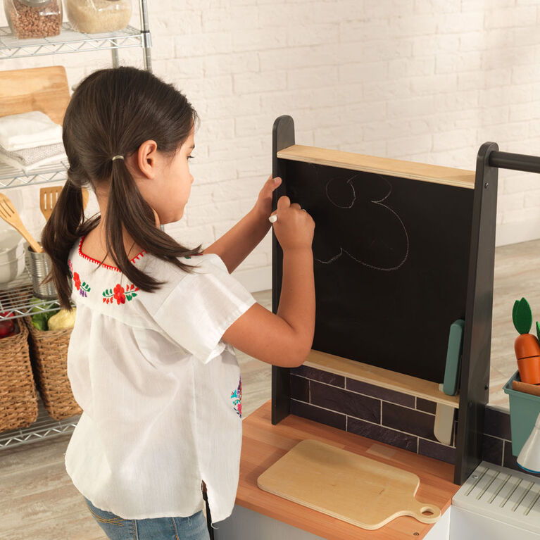 Cuisine Enfant Farm to Table de KidKraft avec EZ Kraft Assembly.