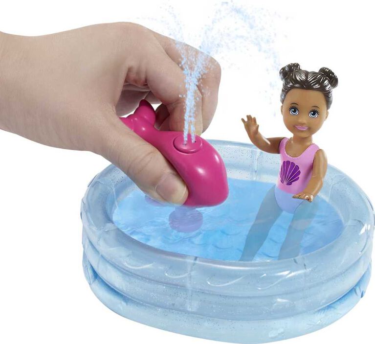 Barbie Skipper Babysitters Inc. Dolls & Playset with Babysitting Skipper Doll, Toddler Small Doll with Color-Change Swimsuit, Kiddie Pool, Whale Squirt Toy & Accessories