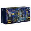 Batman, Bat-Tech Batcave, Coffret géant transformable avec figurines et accessoires Batman de 10,2 cm
