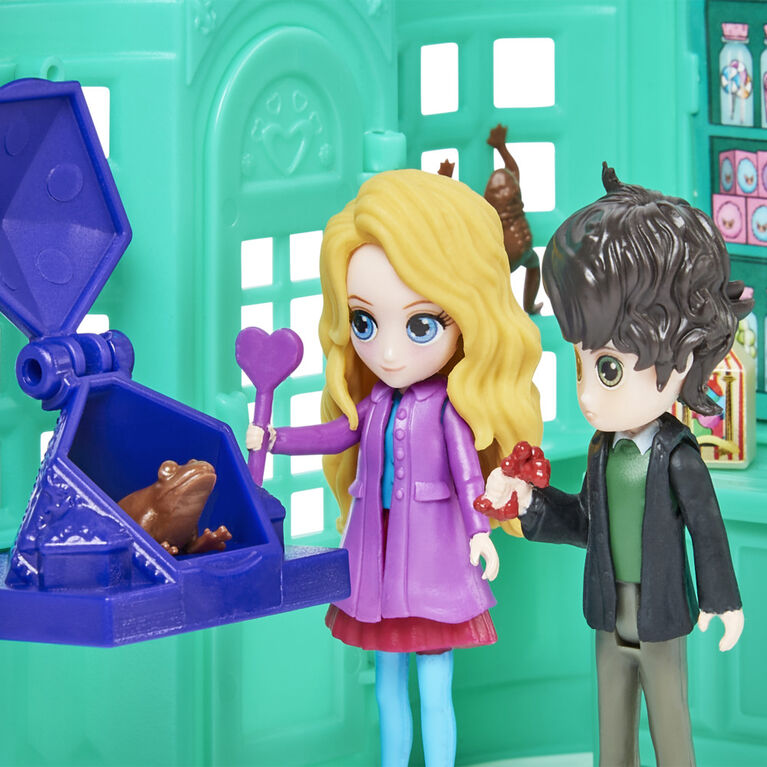 Wizarding World Harry Potter, Magical Minis, Boutique de bonbons Honeydukes avec 2 figurines exclusives et 5 accessoires