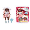 Poupée-mannequin Na Na Na Surprise Teens - Lila Lamb, poupée en tissu doux de 11 po (28 cm), inspirée d'une brebis, avec des cheveux roses