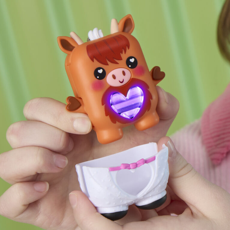 Hasbro Nano-mals Cowbert le boeuf Highland, compagnon électronique