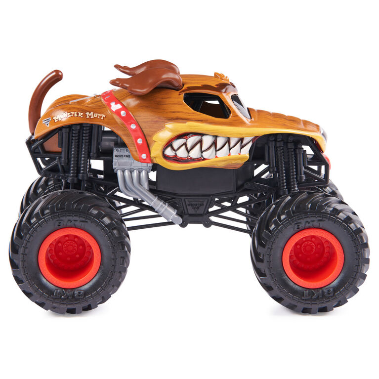 Monster Jam, Official Monster Mutt Dalmatian Monster Truck, Collector Die-Cast Vehicle, 1:24 Scale