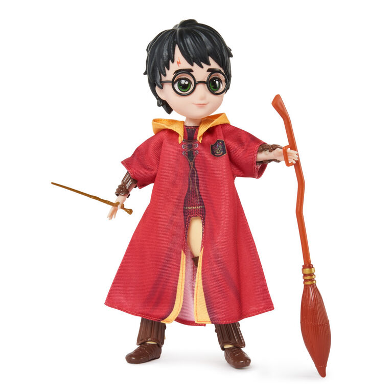 Wizarding World Harry Potter, Coffret Harry Potter Quidditch Gift Set avec poupée Harry Potter de 20,3 cm en tenue de Quidditch et 9 accessoires, 11 pièces