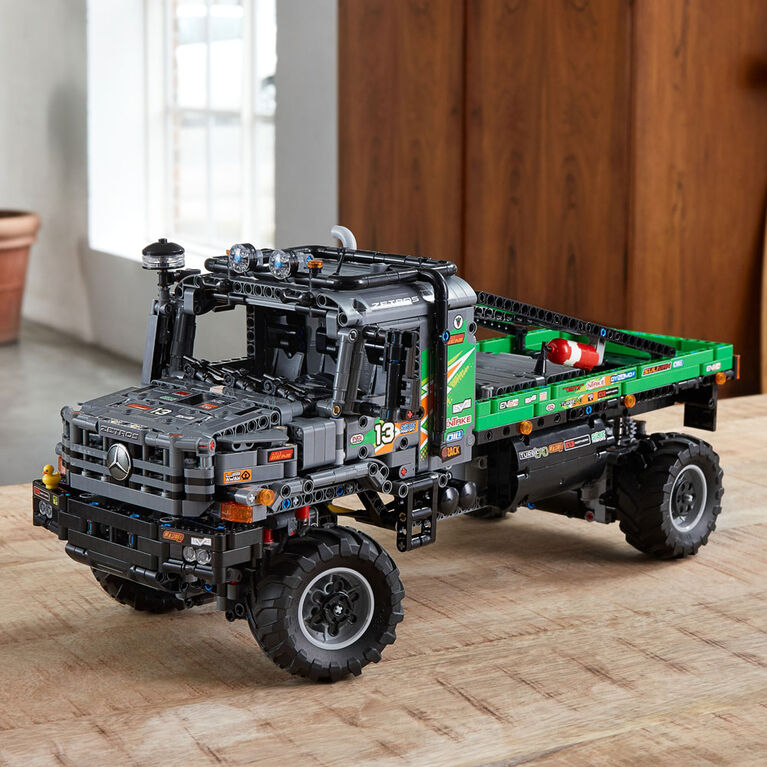 LEGO Technic Le camion d'essai 4x4 Mercedes-Benz Zetros 42129 (2110 pièces)