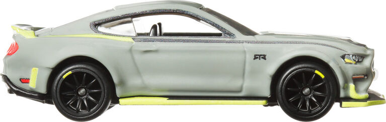 Hot Wheels Premium Car Culture Slide Street Ford Mustang RTR 1:64 Scale Collectible Toy Vehicle