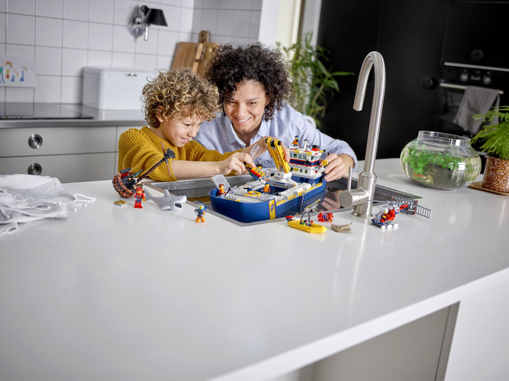 LEGO City Oceans Ocean Exploration Ship 60266 745 pieces Toys R Us Canada