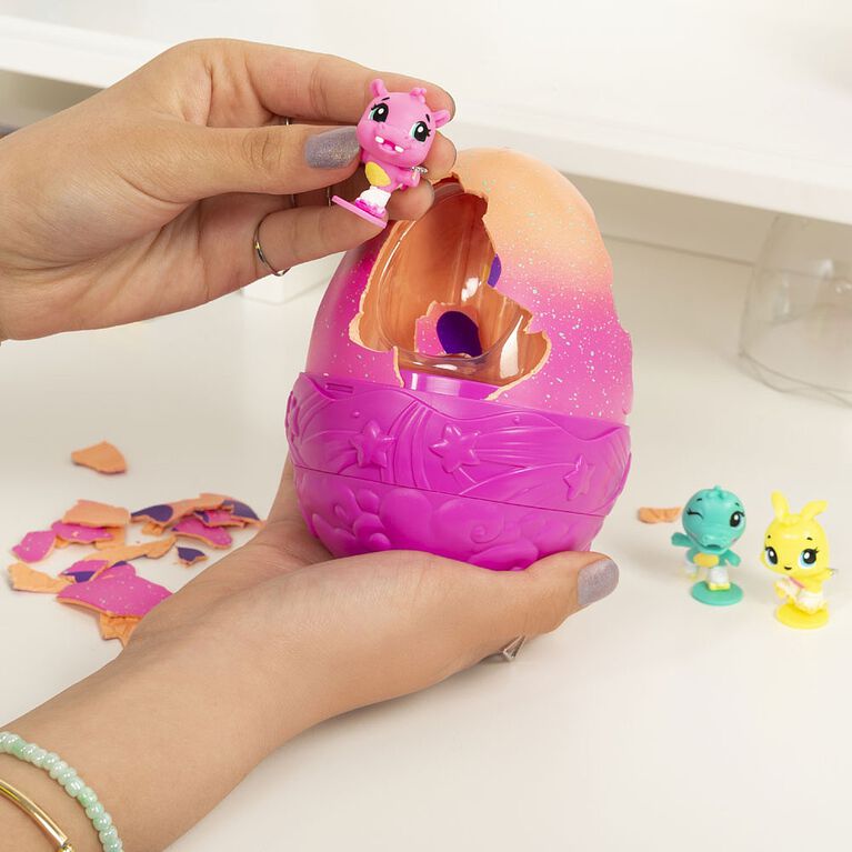 Hatchimals CollEGGtibles, Secret Surprise Playset with 3 Hatchimals (Styles May Vary)