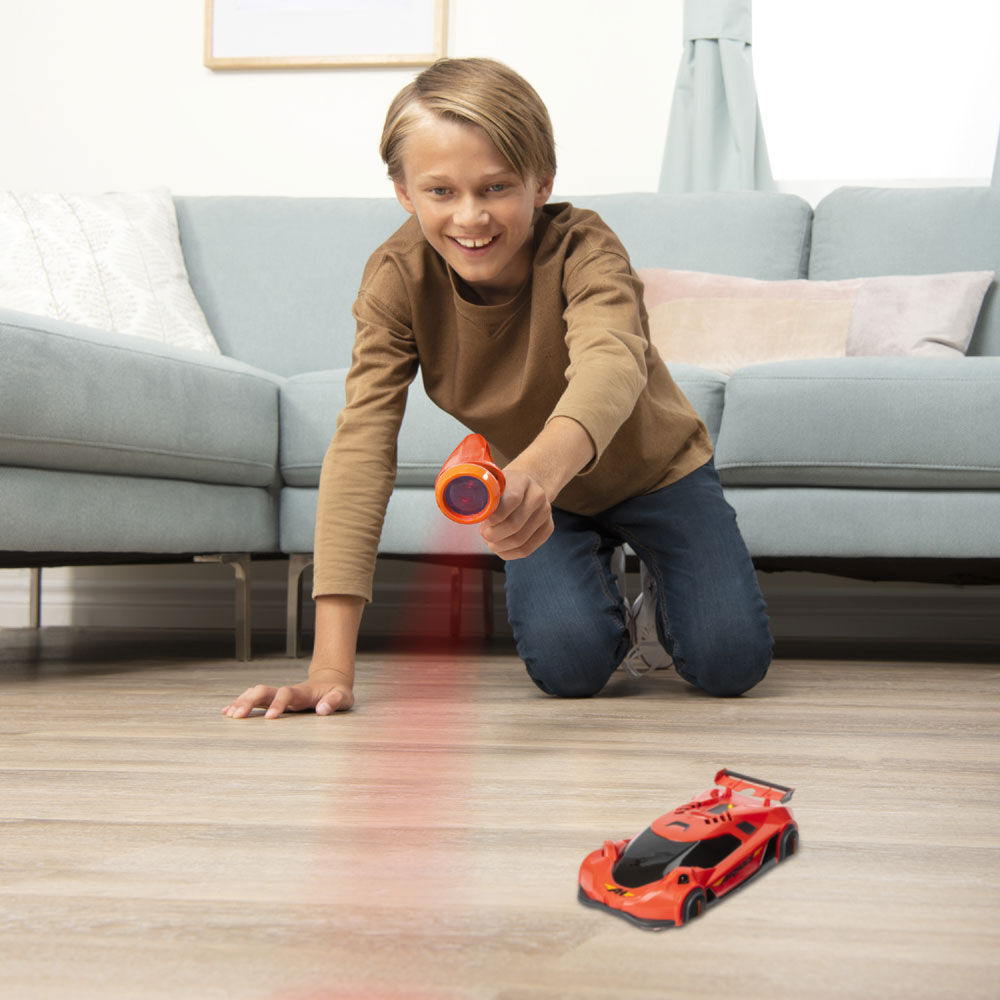 air hogs wall climber