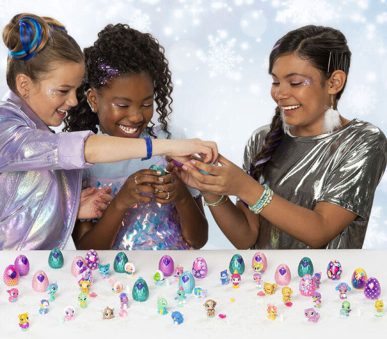 Hatchimals CollEGGtibles, Royal Multipack with 4 Hatchimals and Accessories, (Styles May Vary)