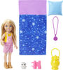 Coffret de jeu ​Vive le camping ​It Takes Two Barbie avec poupée Chelsea blonde de 15,24cm (6po)