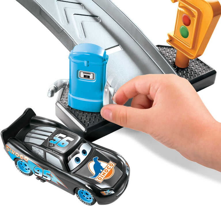 Disney Pixar Cars Coffret Station de Lavage Baleine avec 1 Voiture Flash  McQueen, Jeu avec Changement de Couleur, Jouet Enfant, Dès 4 ans, HGV70