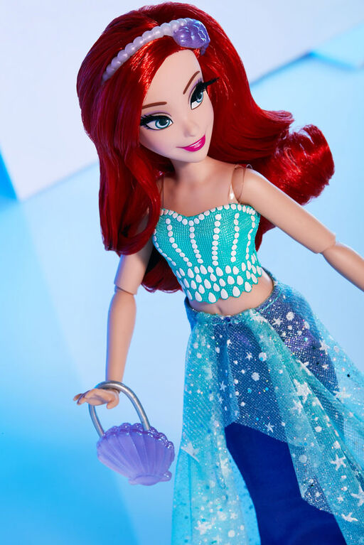 Poupée Barbie Ariel robe verte escarpins violets
