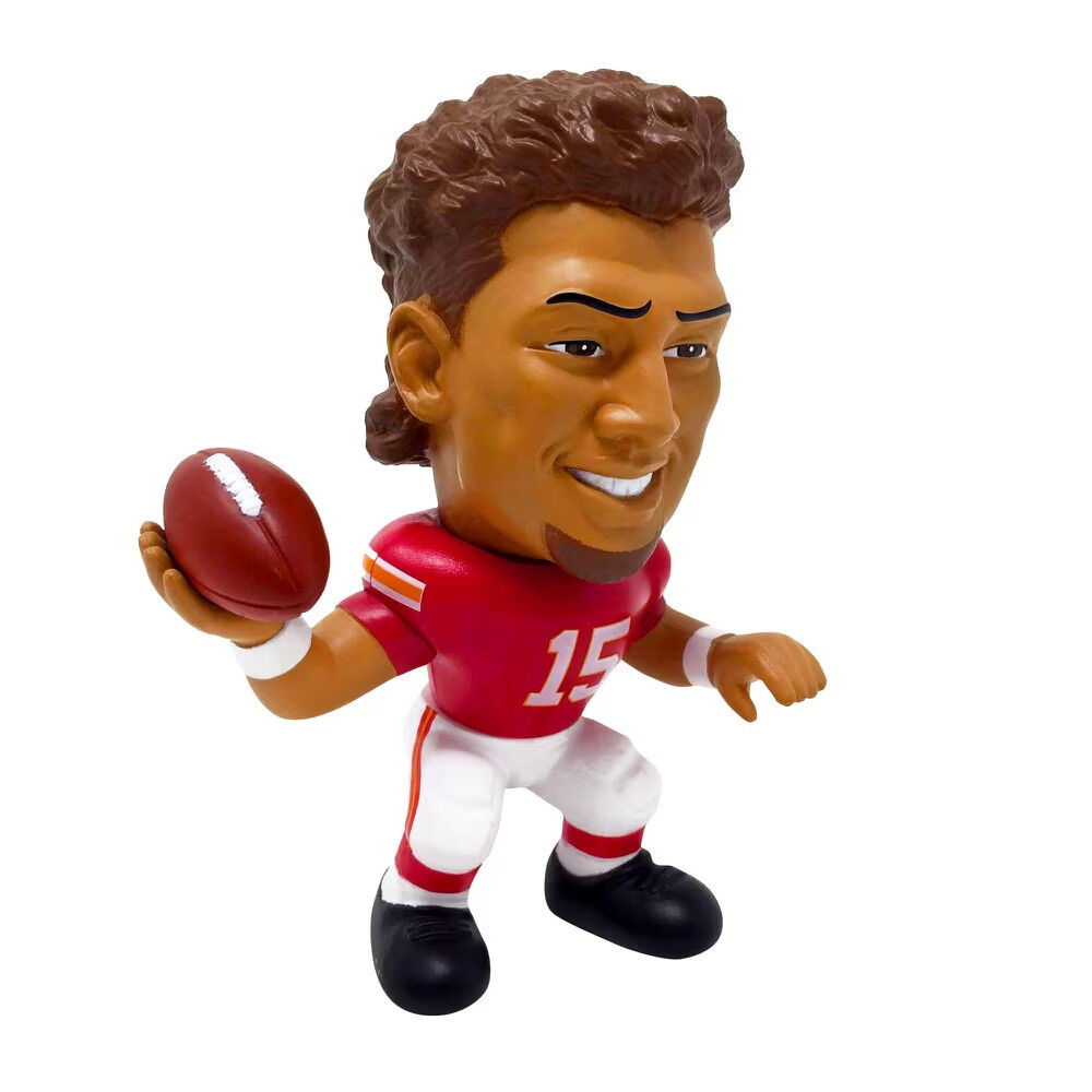 Party Animal Big Shot Baller NFL Kansas City Chiefs Patrick Mahomes Vinyl Figure - English Edition