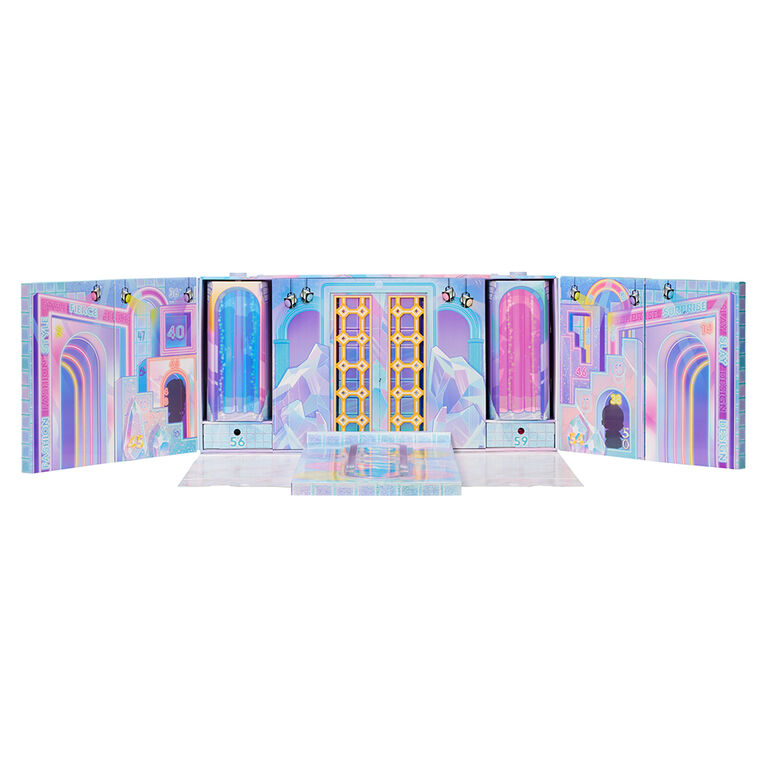 LOL Surprise OMG Fashion Show Mega Runway with 12 Exclusive Dolls