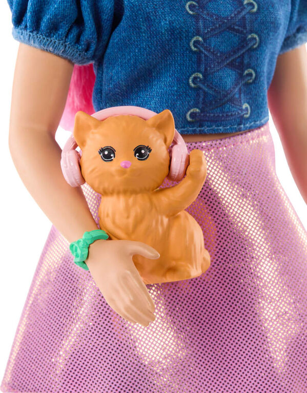 Barbie Mysteries: Beach Detectives Daisy Doll in Signature Outfit with Pet & Accessories