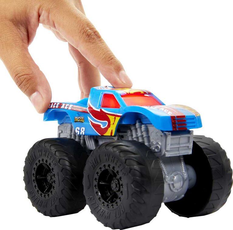 Hot Wheels Monster Trucks Roarin' Wreckers Race Ace