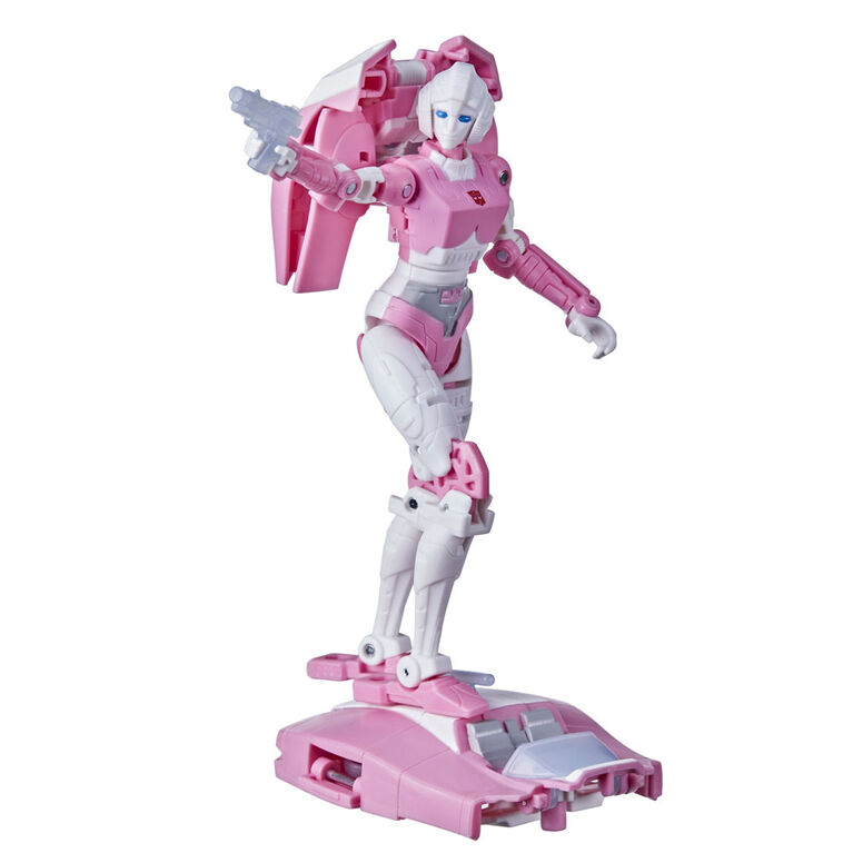 Transformers Generations War for Cybertron: Kingdom Deluxe WFC-K17 Arcee