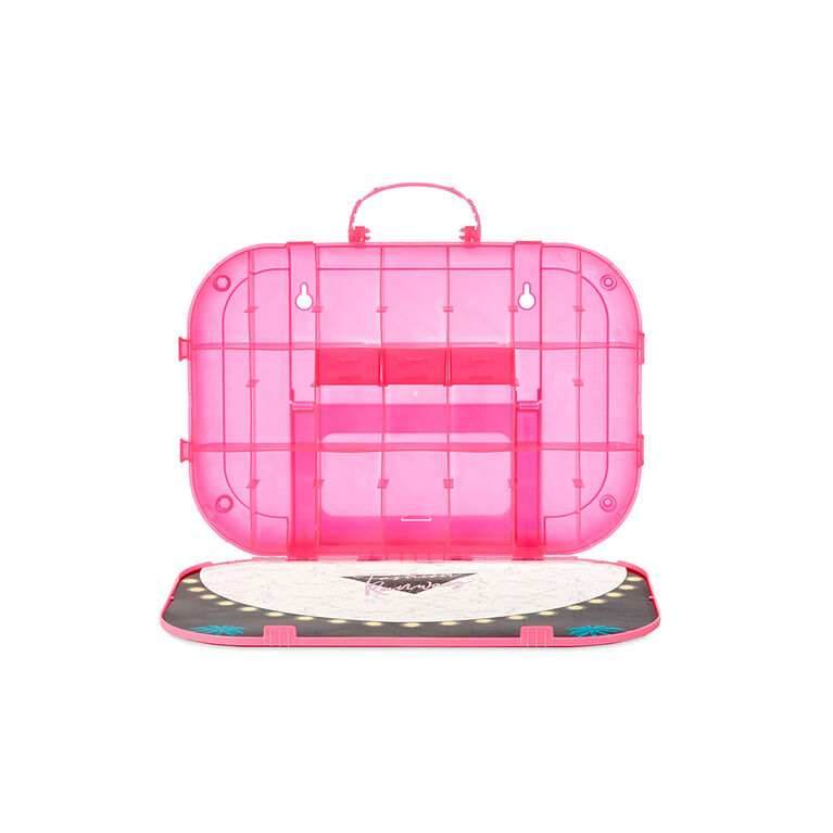 LOL Surprise Fashion Show on the Go Family - Bright Pink - English Edition