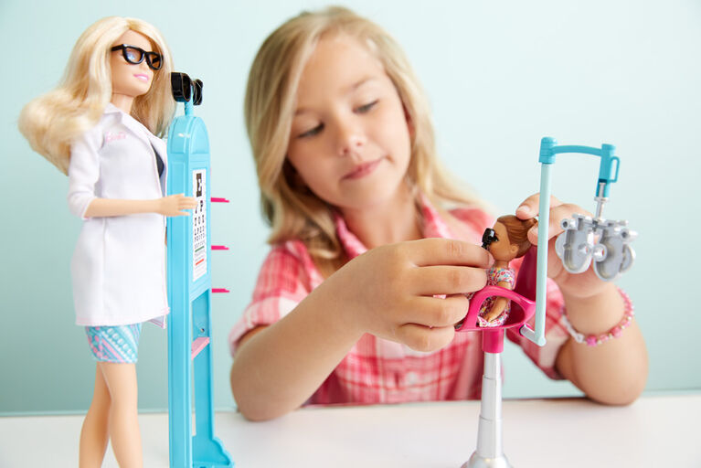 Barbie - Careers Eye Doctor Doll & Playset