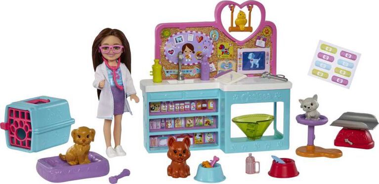 Barbie Chelsea Pet Vet Doll (Brunette) and Playset, 4 Animals, 18 Accessories