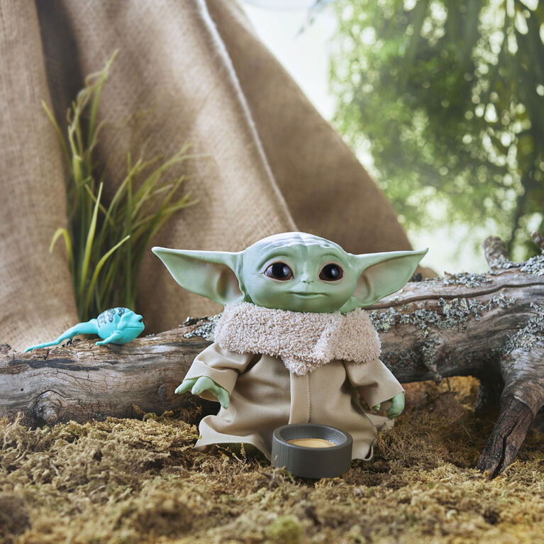 Star Wars The Child, jouet en peluche parlant avec sons du personnage et accessoires