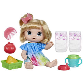 Baby Alive, coffret poupée Boissons fruitées, pomme, 30 cm, boit et mouille sa couche, presse-agrumes factice, cheveux blonds