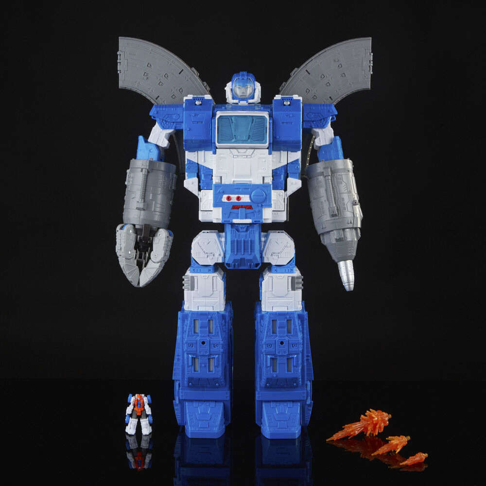 Transformers Generations Selects Legacy Evolution Titan Class Guardian  Robot and Lunar-Tread Figures 24-Inch