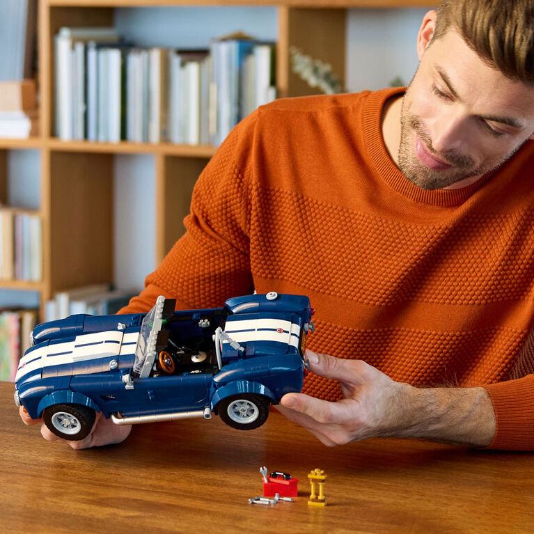 LEGO Icons Shelby Cobra 427 S/C, Objet D&eacute;coratif pour la Maison ou le Bureau, Ensemble de Mod&egrave;le de Voiture pour Adultes 10357
