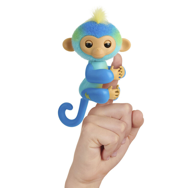 Fingerlings Interactive Baby Monkey, 70+ Sounds & Reactions, Heart Lights Up, Reacts to Touch